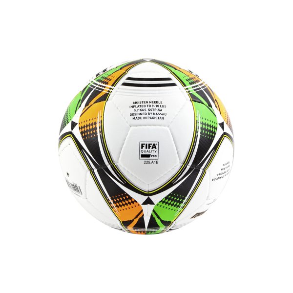 Balón de fútbol en blanco Vector Premium